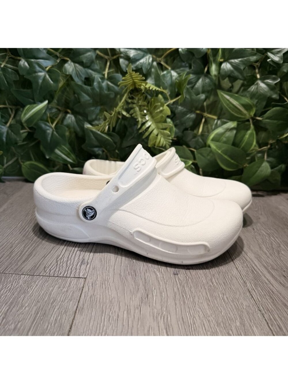 CROCS Bistro Adult Work Clogs Mens 4 W 6 White Waterproof Slip-Resistant Shoes